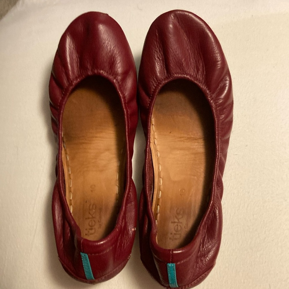 Burgundy tieks size 10